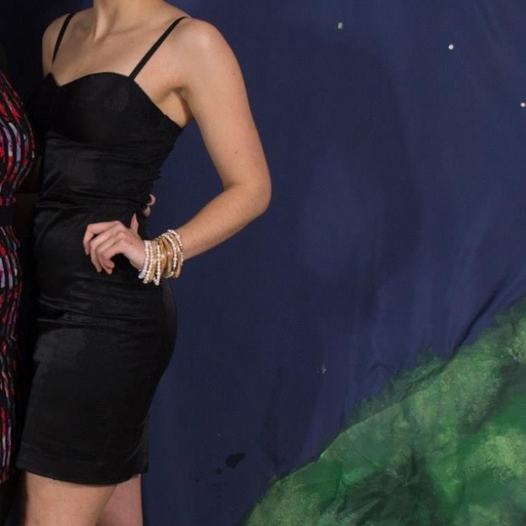 Little black dress - Picture 7 of 8